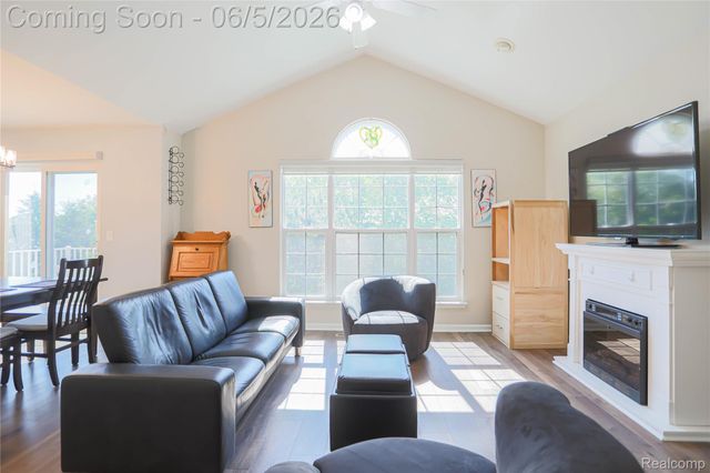 1859 Flagstone Circle, Rochester, MI 48307