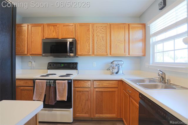 1859 Flagstone Circle, Rochester, MI 48307