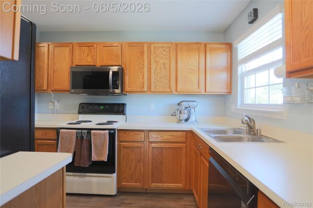 1859 Flagstone Circle, Rochester, MI 48307