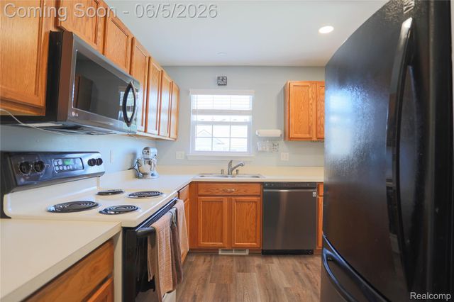 1859 Flagstone Circle, Rochester, MI 48307