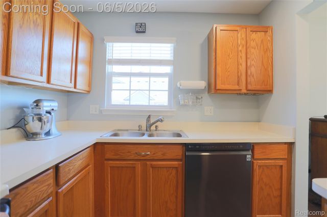1859 Flagstone Circle, Rochester, MI 48307