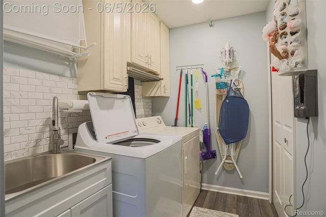1859 Flagstone Circle, Rochester, MI 48307