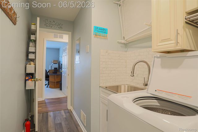 1859 Flagstone Circle, Rochester, MI 48307