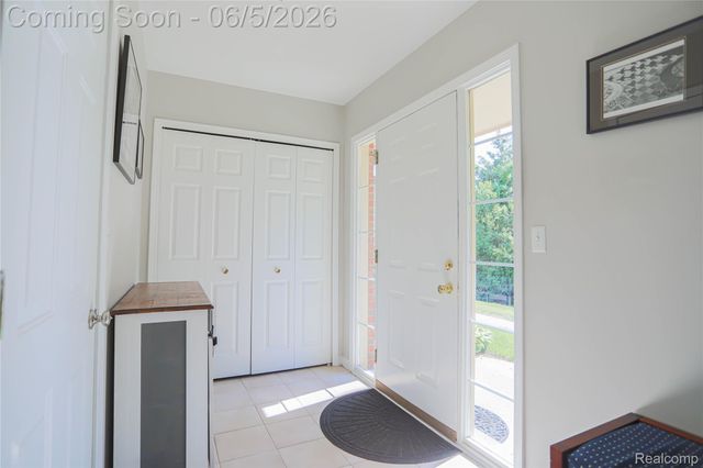 1859 Flagstone Circle, Rochester, MI 48307
