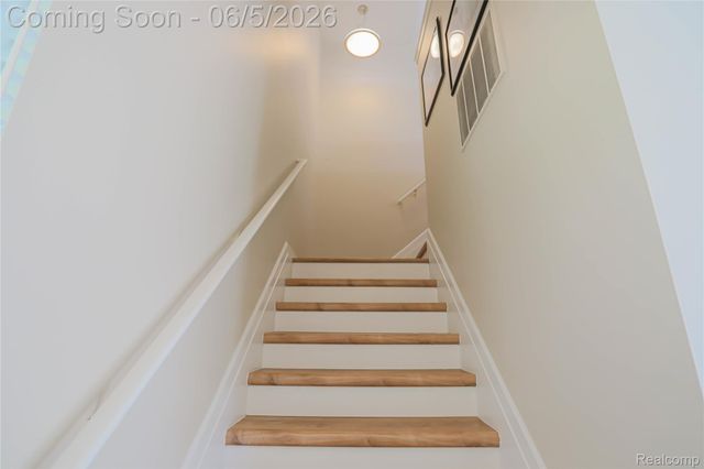1859 Flagstone Circle, Rochester, MI 48307