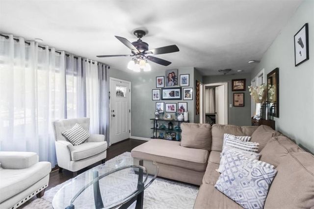 1422 N Spring Street, Independence, MO 64050
