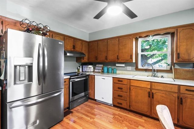 1422 N Spring Street, Independence, MO 64050