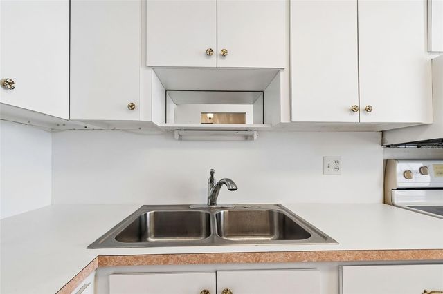 6960 20TH AVENUE N 501, St Petersburg, FL 33710