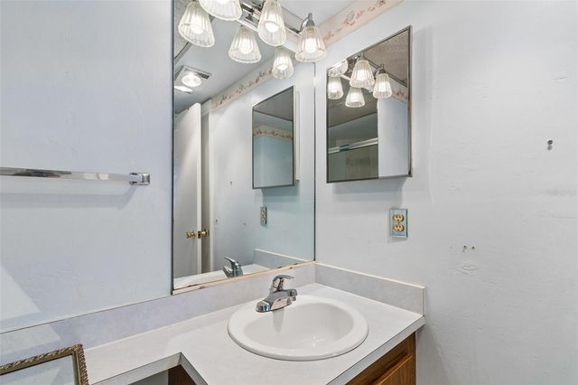 6960 20TH AVENUE N 501, St Petersburg, FL 33710