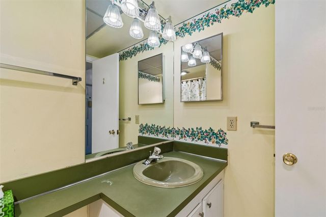6960 20TH AVENUE N 501, St Petersburg, FL 33710