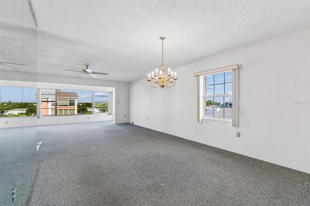 6960 20TH AVENUE N 501, St Petersburg, FL 33710