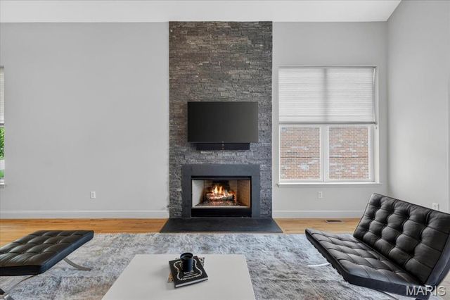 8931 Hilltop Manor Drive, St Louis, MO 63132