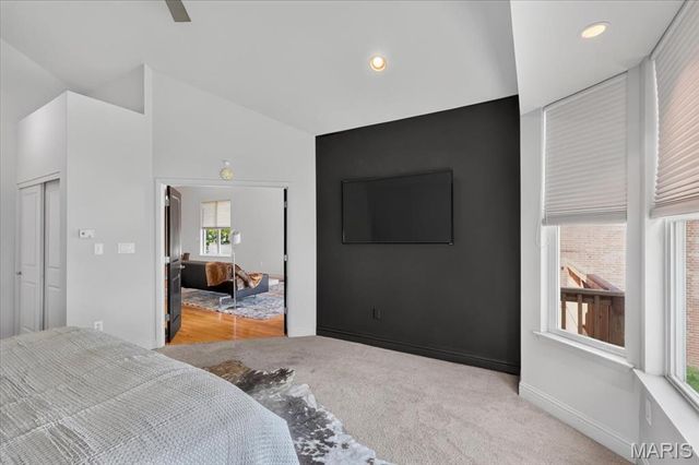 8931 Hilltop Manor Drive, St Louis, MO 63132