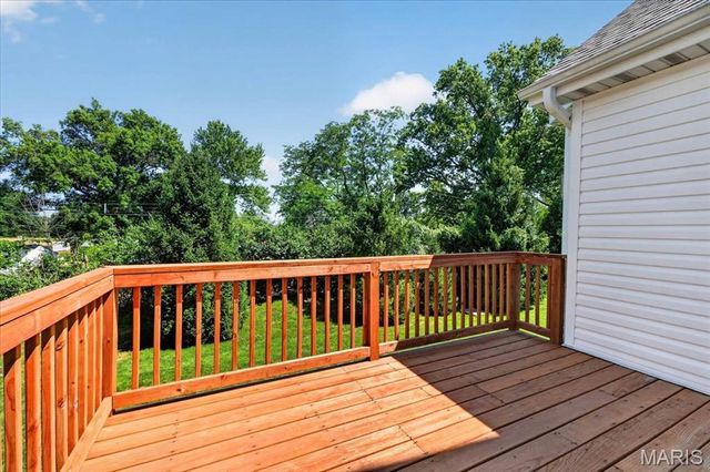 8931 Hilltop Manor Drive, St Louis, MO 63132