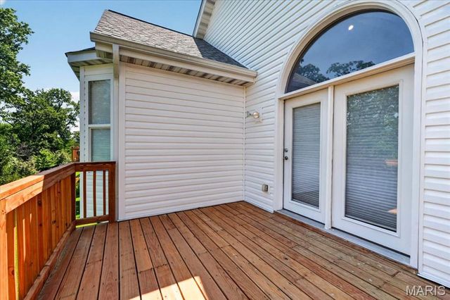 8931 Hilltop Manor Drive, St Louis, MO 63132