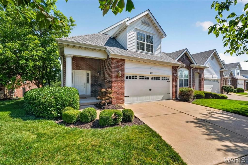 8931 Hilltop Manor Drive, St Louis, MO 63132