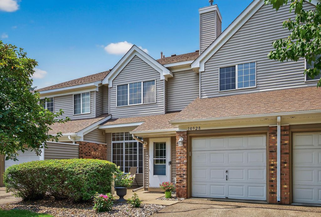 10928 Oregon Avenue S, Bloomington, MN 55438