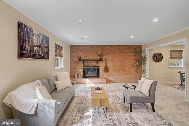 6607 GREY FOX DR, Springfield, VA 22152