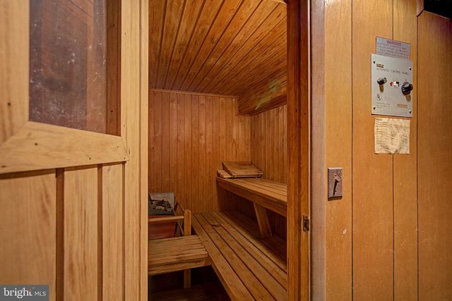 6607 GREY FOX DR, Springfield, VA 22152