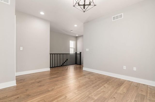 1124 Edgehill Road, Grandview Heights, OH 43212