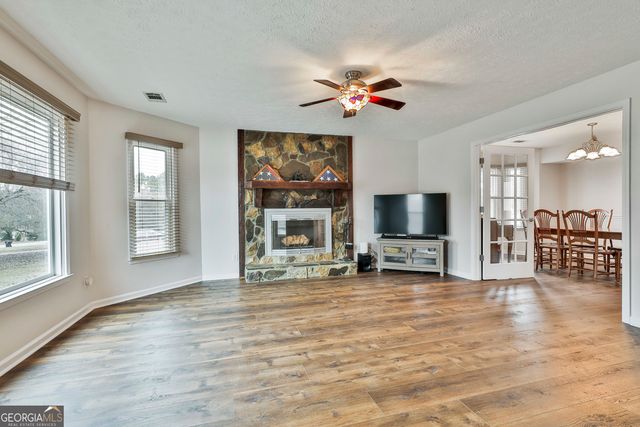 125 Drennan Drive, Fayetteville, GA 30215