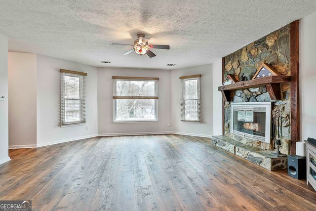 125 Drennan Drive, Fayetteville, GA 30215