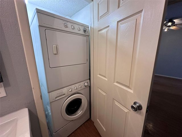 10855 Meadowglen Lane 928, Houston, TX 77042