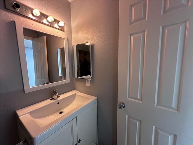 10855 Meadowglen Lane 928, Houston, TX 77042