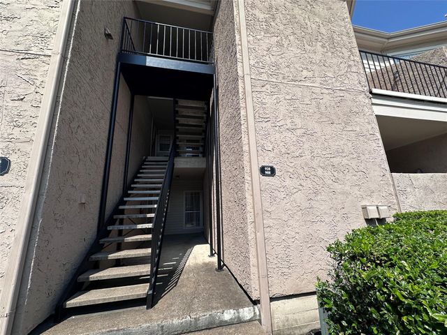 10855 Meadowglen Lane 928, Houston, TX 77042