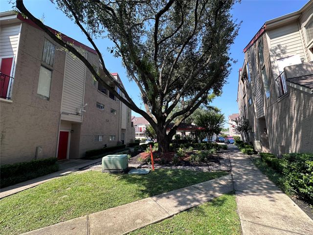 10855 Meadowglen Lane 928, Houston, TX 77042