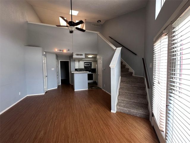 10855 Meadowglen Lane 928, Houston, TX 77042