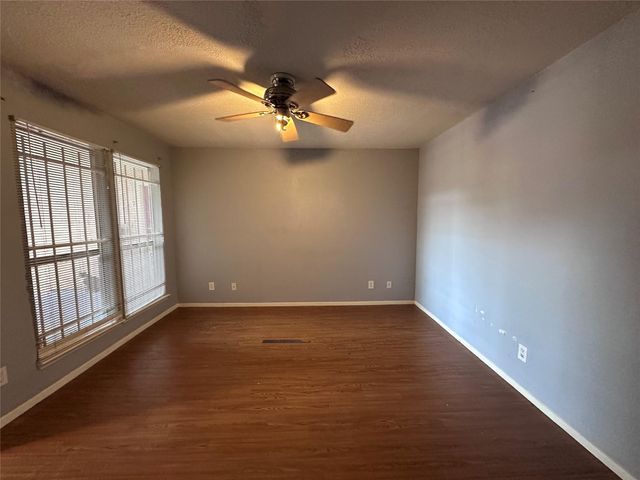 10855 Meadowglen Lane 928, Houston, TX 77042