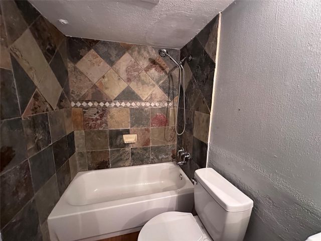 10855 Meadowglen Lane 928, Houston, TX 77042