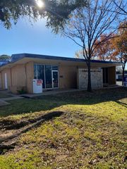 1116 W Randol Mill Road, Arlington, TX 76012