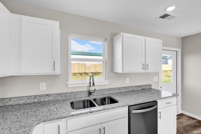 13918 Persimmon Lane, Evansville, IN 47725