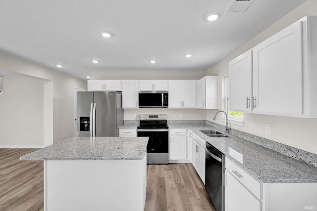 13918 Persimmon Lane, Evansville, IN 47725