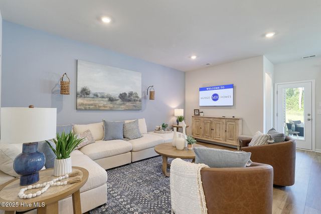 828 Schoolfield Drive, Sneads Ferry, NC 28460