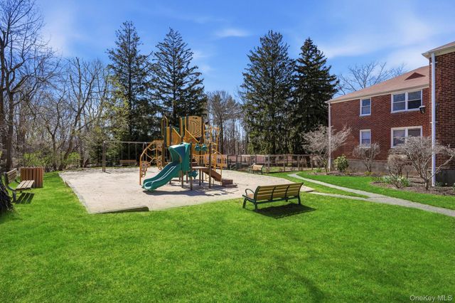 3 Bryant Crescent 1D, White Plains, NY 10605