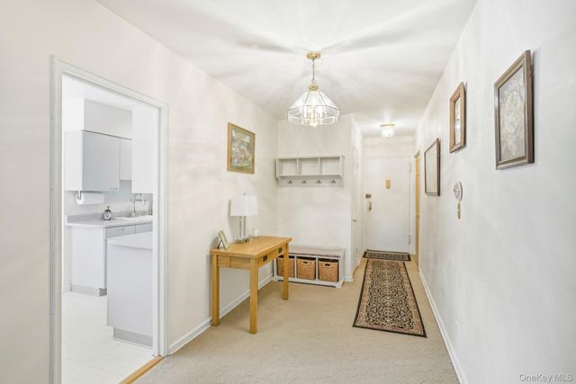 3 Bryant Crescent 1D, White Plains, NY 10605