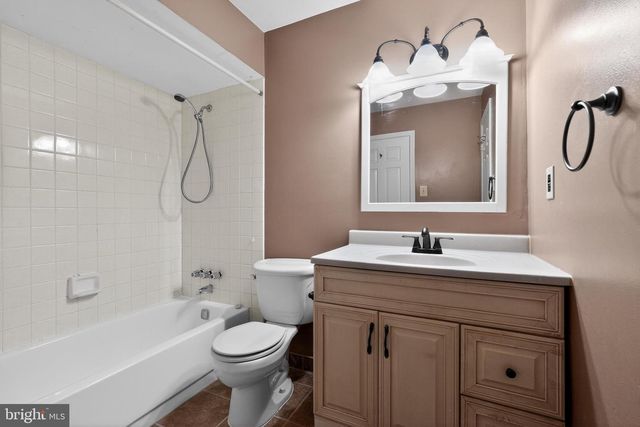 163 HILLCROFT WAY, Newtown, PA 18940
