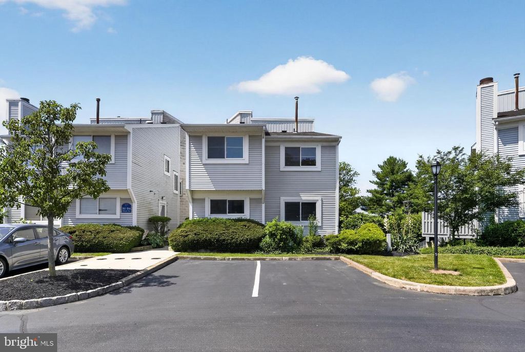 163 HILLCROFT WAY, Newtown, PA 18940