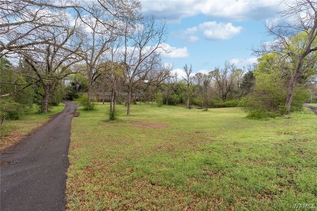 125 Howard Ave, Eutaw, AL 35462