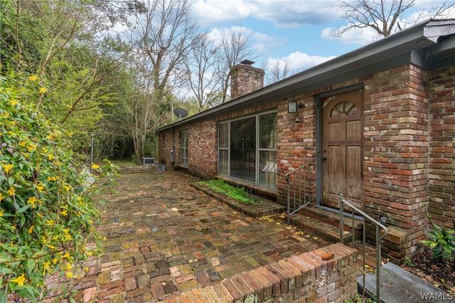 125 Howard Ave, Eutaw, AL 35462