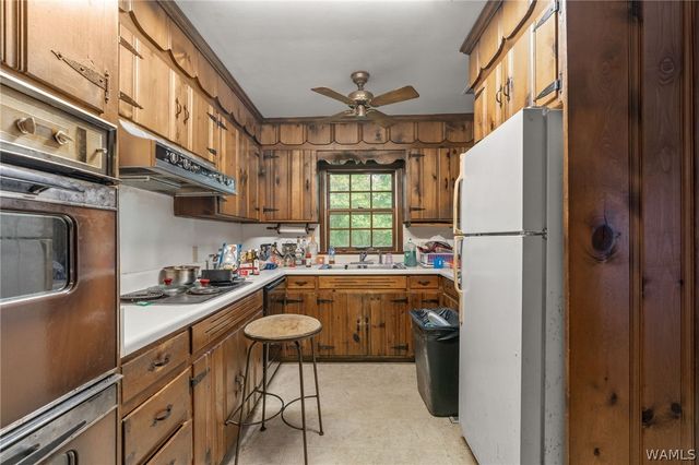 125 Howard Ave, Eutaw, AL 35462