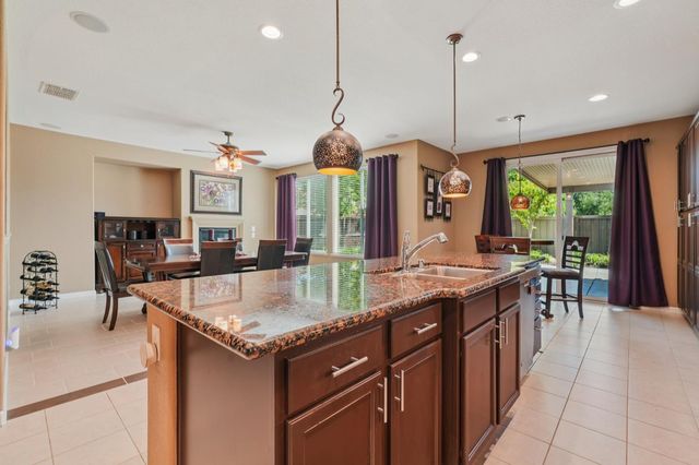 2201 Clearbrook Cir, Roseville, CA 95747