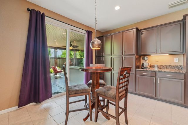 2201 Clearbrook Cir, Roseville, CA 95747