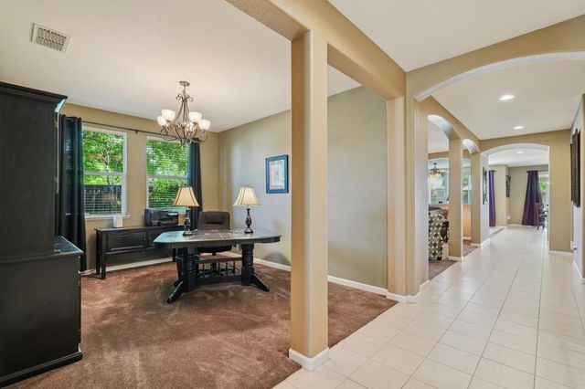 2201 Clearbrook Cir, Roseville, CA 95747