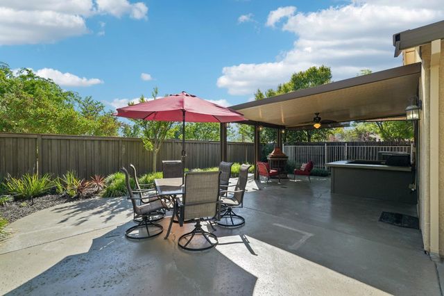 2201 Clearbrook Cir, Roseville, CA 95747