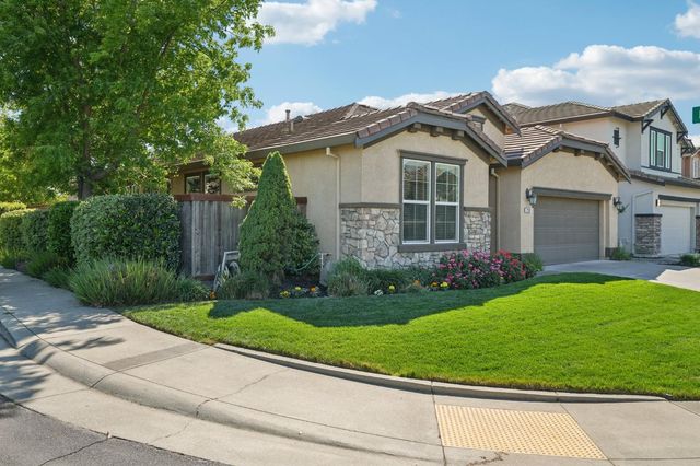 2201 Clearbrook Cir, Roseville, CA 95747