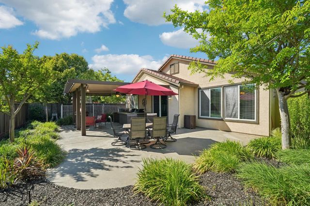 2201 Clearbrook Cir, Roseville, CA 95747
